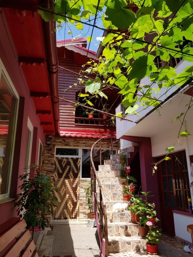 מלון Două Mai Casa Simona מראה חיצוני תמונה
